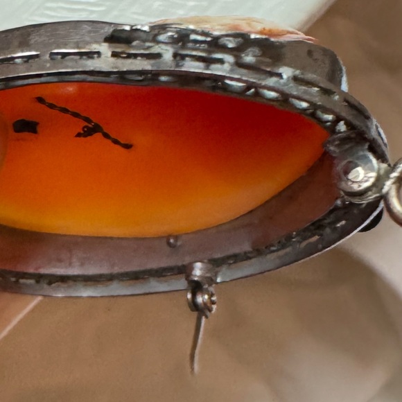 Vintage Cameo brooch/pendant - Picture 4 of 4